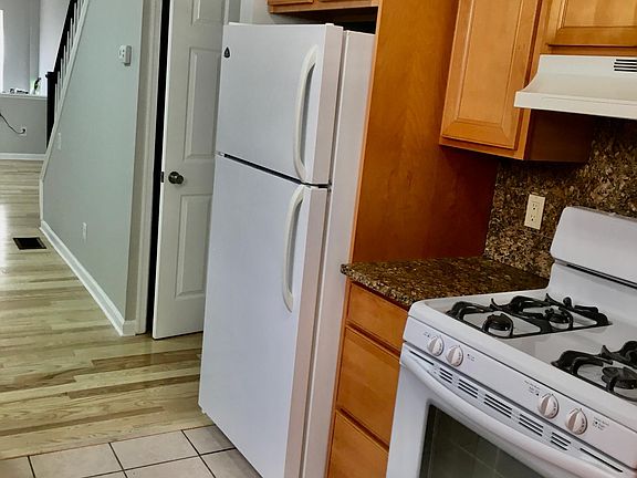 5th image of 2223 S Norwood St