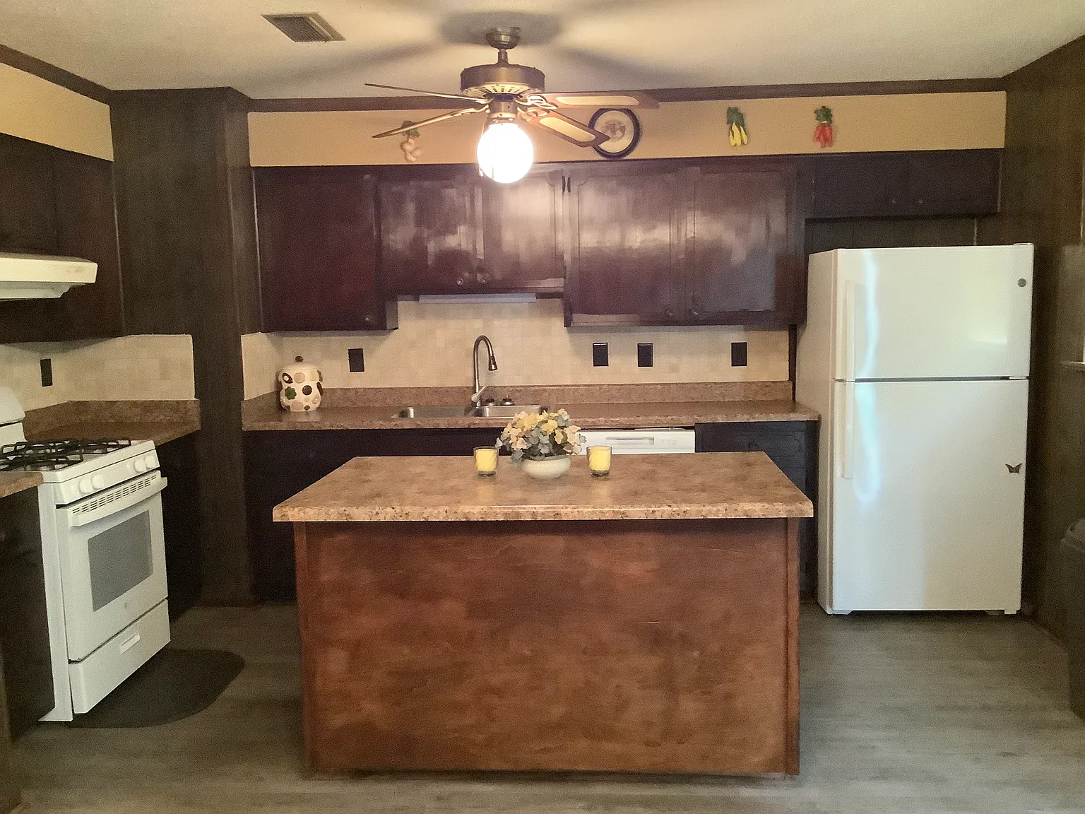 4 bed, 1320 sqft, $1,200 — Photo 3