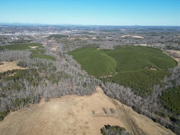 1000 Ricky Van Shelton Dr, Hurt, VA 24563