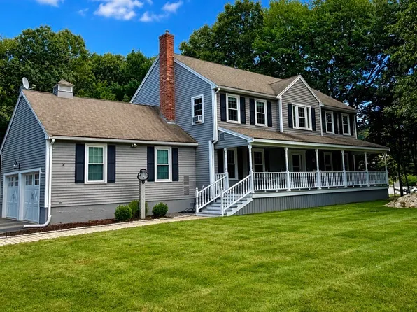 17 Fox Run Rd, Medway, MA 02053