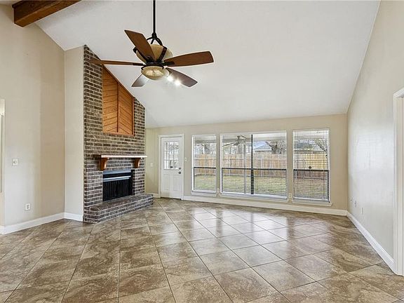 4th image of 219 Goldenwood Dr