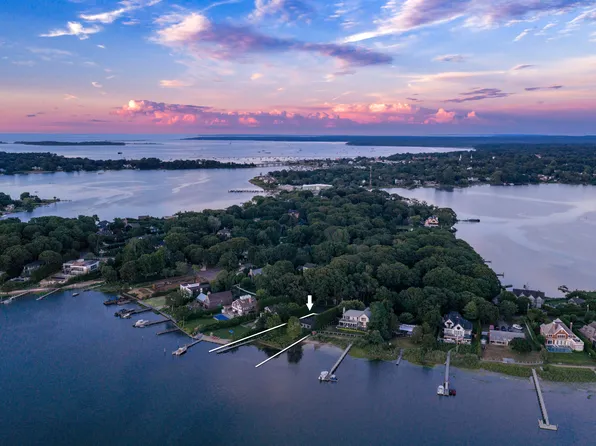 188 Redwood Rd, Sag Harbor, NY 11963