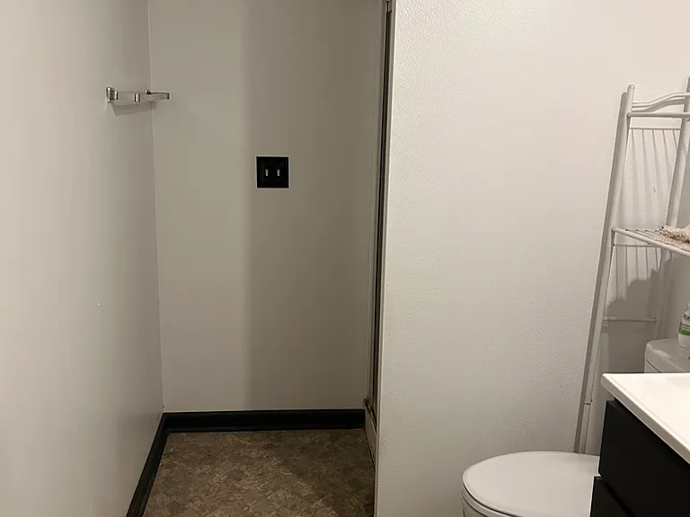 4825 Woodland Ave #5 — Photo 6