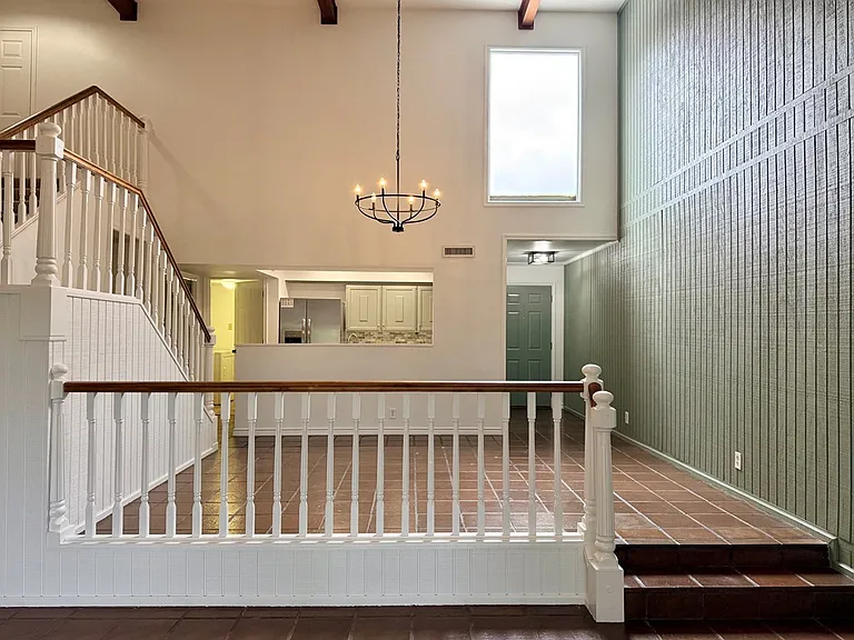 511 Fairway Dr — Photo 12