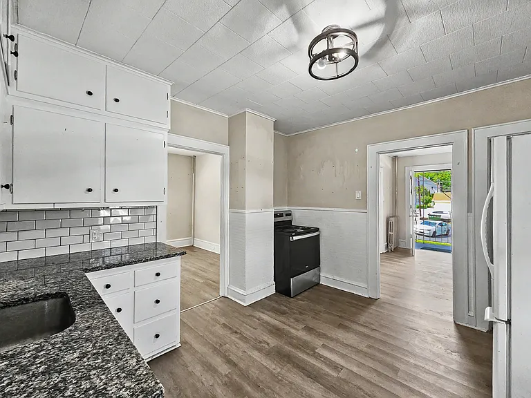 405 Fig St — Photo 4