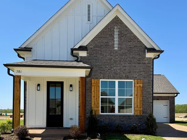 902 Coahoma Ct, Nesbit, MS 38651