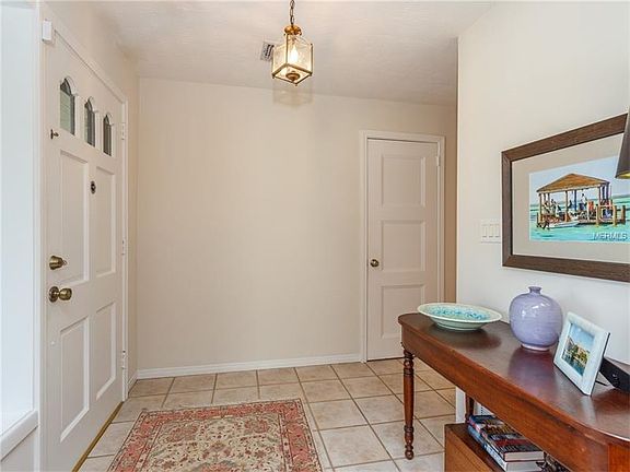 5th image of 108 Wildwood Ave