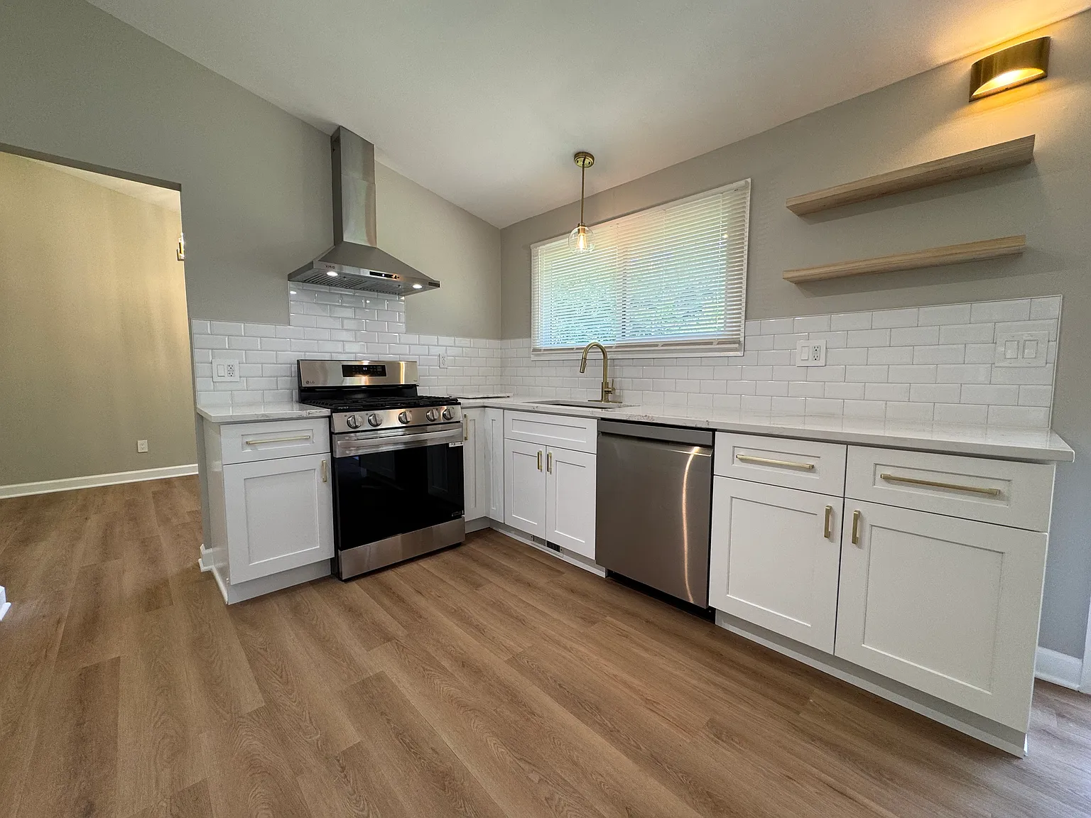 4 bed, 2000 sqft, $4,250 — Photo 4