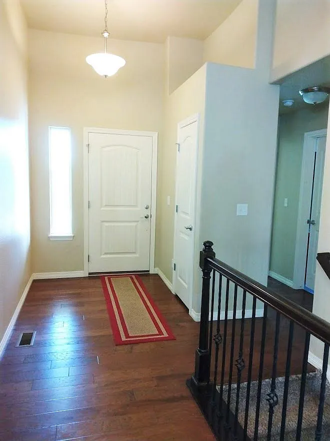 6 bed, 3100 sqft, $2,750 — Photo 4
