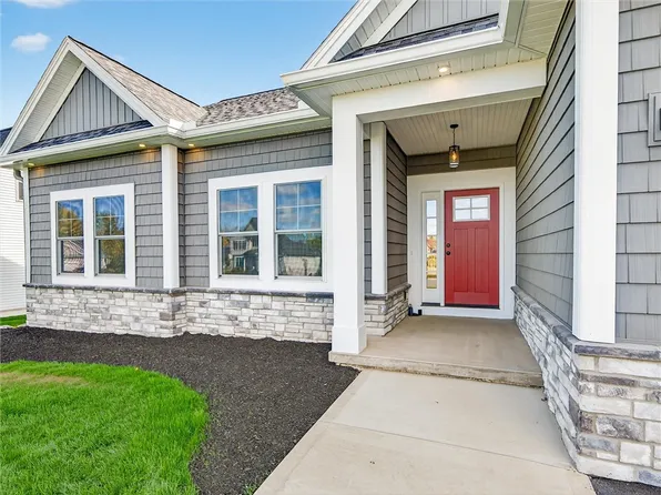 46 Mount Cassino Dr, Rochester, NY 14612