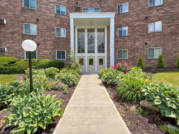 315 Solon Rd APT 305, Chagrin Falls Village, OH 44022