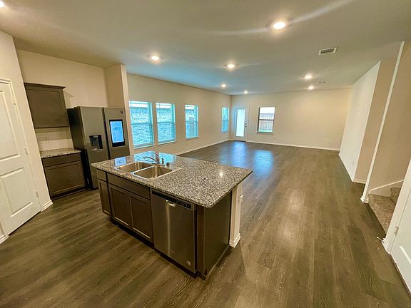 4th image of 114 Omaha Ln