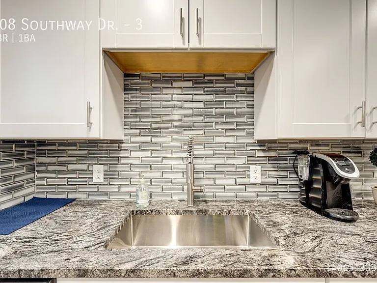 508 Southway Dr #3 — Photo 5