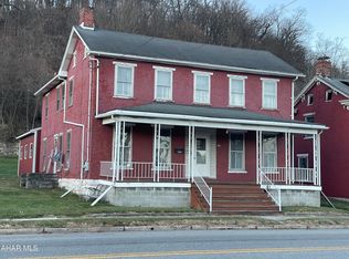 233 W Main St, Everett, PA 15537