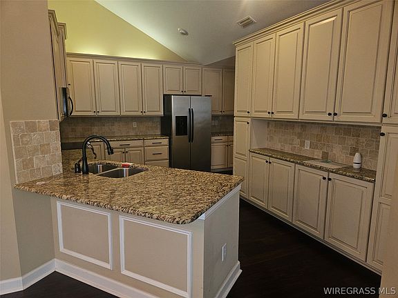 2nd image of 320-1 Hidden Creek Cir