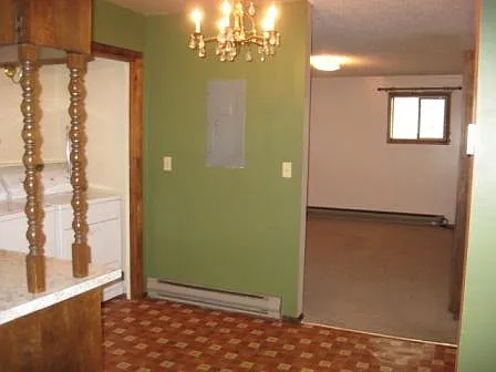 418 W Babcock St — Photo 5
