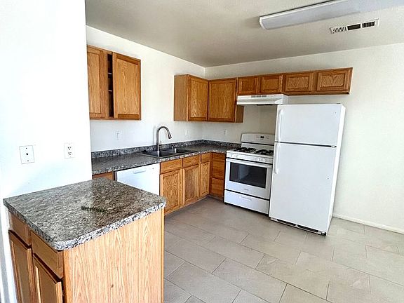 4th image of 73871 S Slope Dr #A