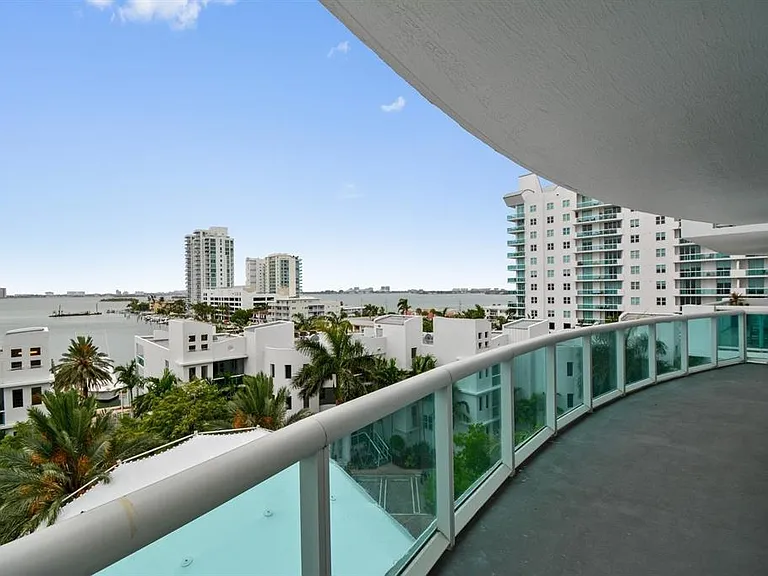 7900 Harbor Island Dr #601 — Photo 30