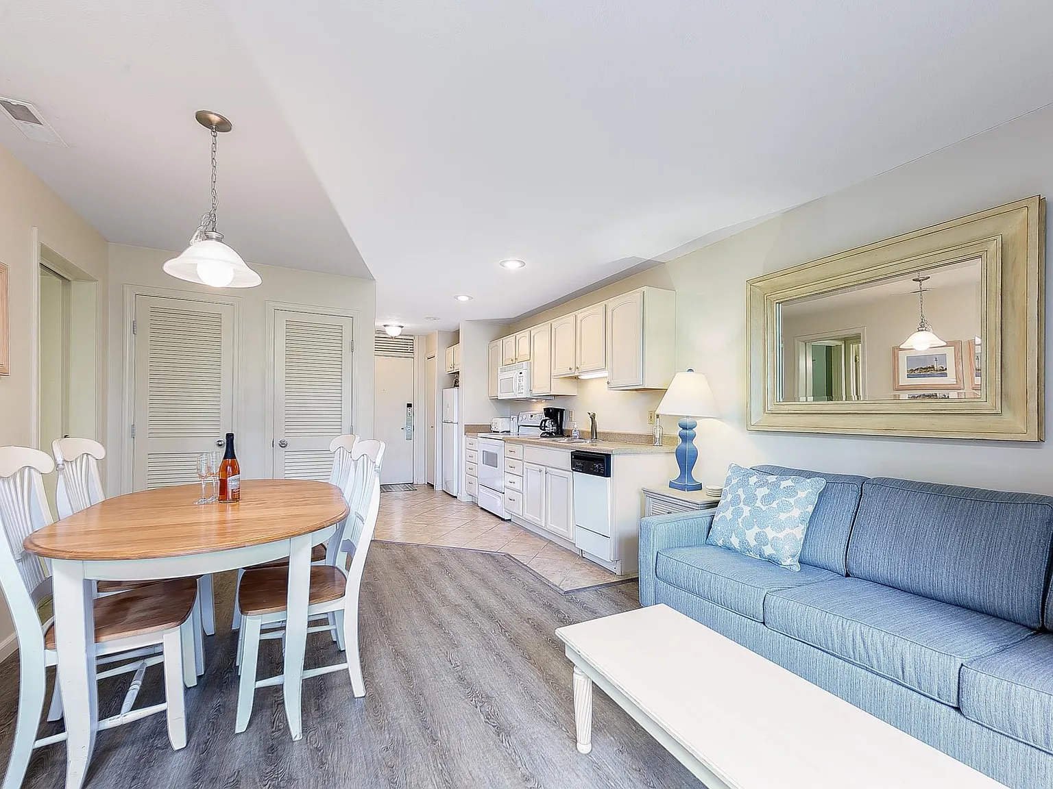 2 bed, 1100 sqft, $2,400 — Photo 1