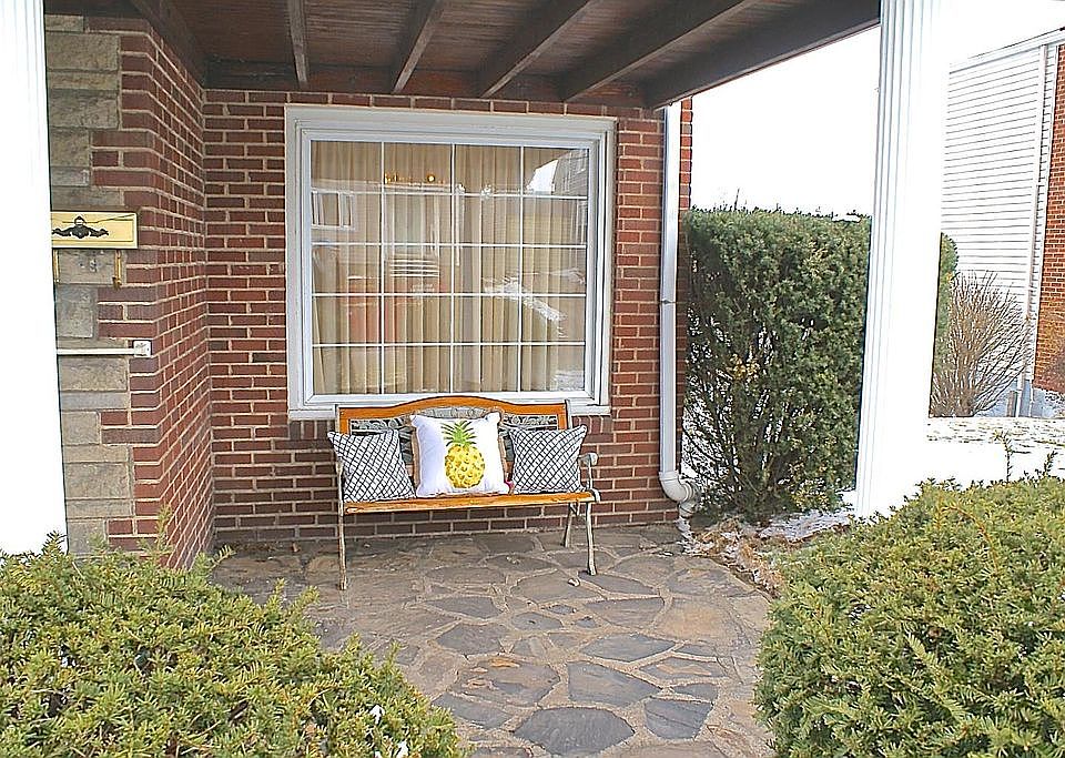 Flagstone Covered Patio