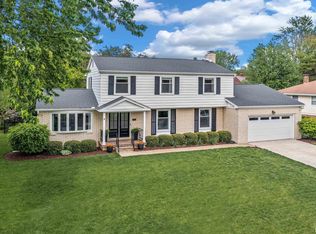 311 W Coventry Ln, Peoria, IL 61614