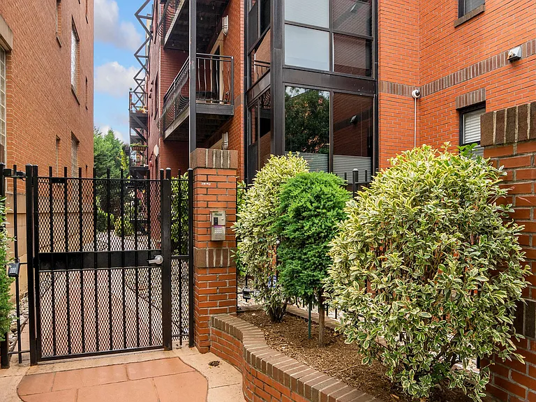1354 Euclid St NW #402A — Photo 3