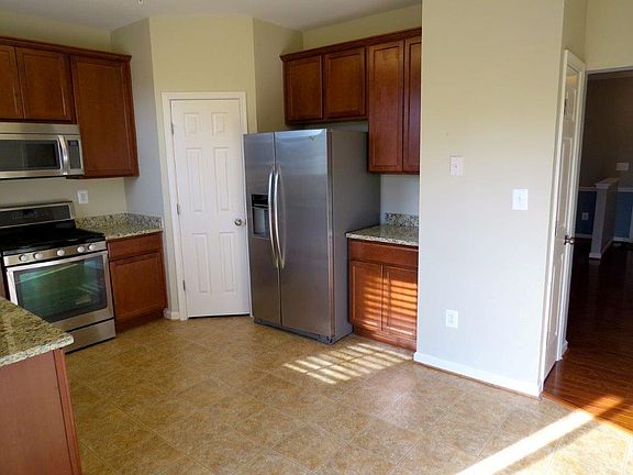 5th image of 46375 Shining Willow Ln Unit C