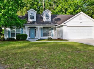 221 Country Walk Cir, Brunswick, GA 31525