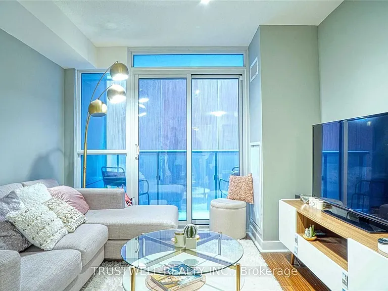295 Adelaide St W #315 — Photo 2