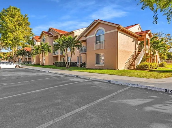 15770 SW 106th Ter APT 303, Miami, FL 33196