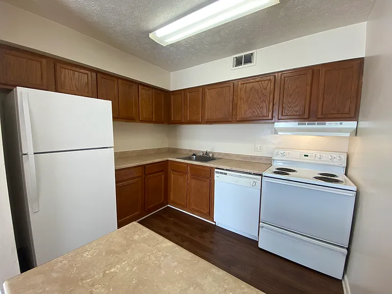 Huntingwood Apartments — Photo 35