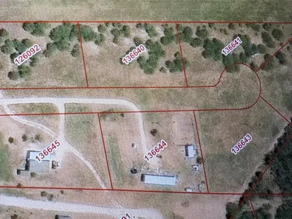 125 Carrillo Hills Trl, Lockhart, TX 78644
