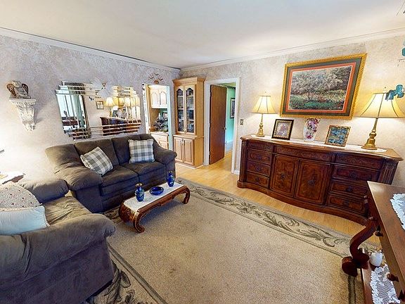 2nd image of 1406 N Park Ave
