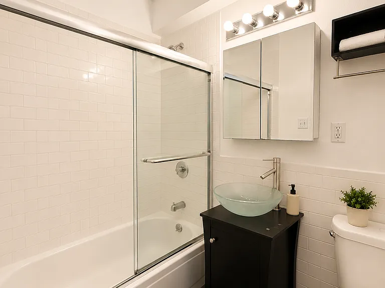 115 W 23rd St #41A — Photo 7