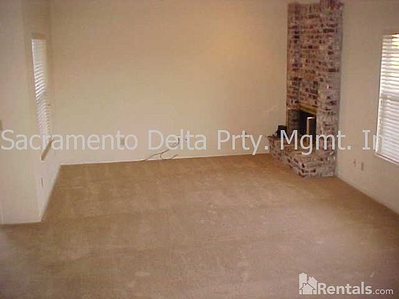 2nd image of 55 Sage River Cir