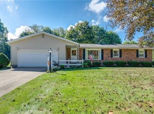 3736 N Sunnyfield Dr, Akron, OH