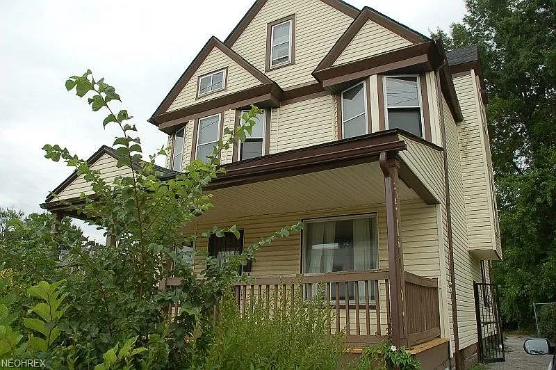 10914 Superior Ave photo 1