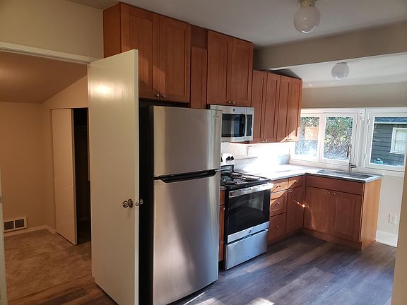4th image of 18666 NE Woodinville Duvall Rd