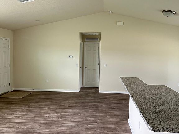 4th image of 4421 E Maryland St