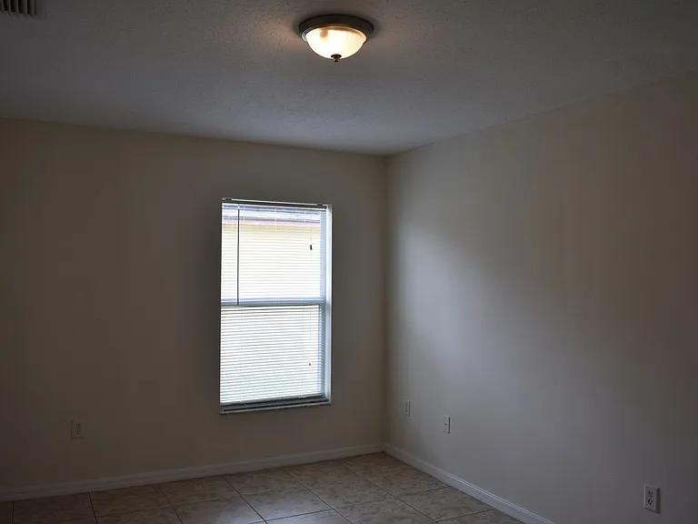 334 Bordeaux Ave NE — Photo 10