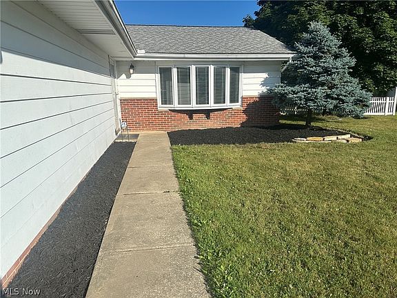 2nd image of 1147 Bonnie Pl