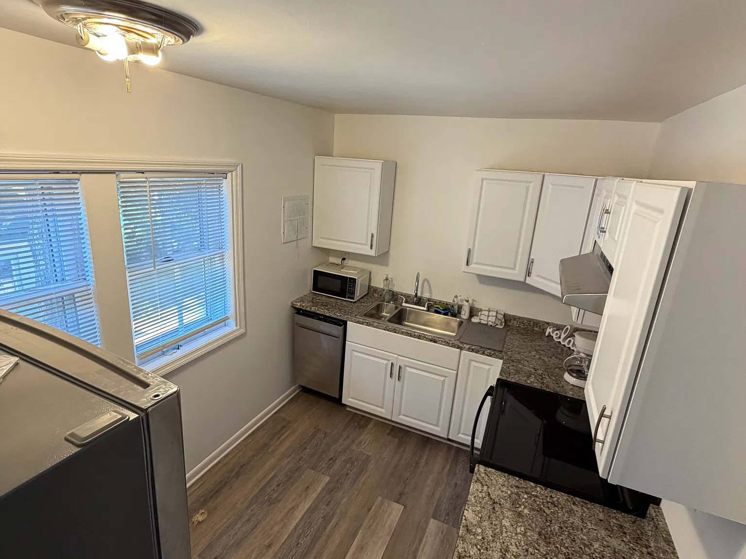 107 White St — Photo 4
