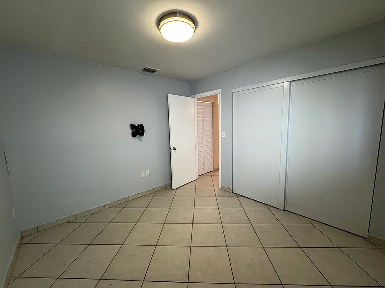 8027 Lake Dr — Photo 3
