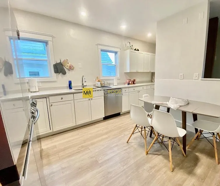 4 bed, 1.5 bath, $5,700 — Photo 1
