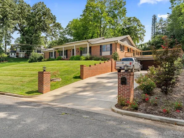 102 Hillside Ln #21/22, Morganton, NC 28655