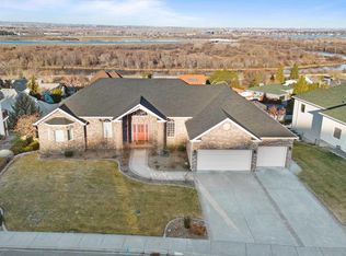 312 Rockwood Dr, Richland, WA 99352