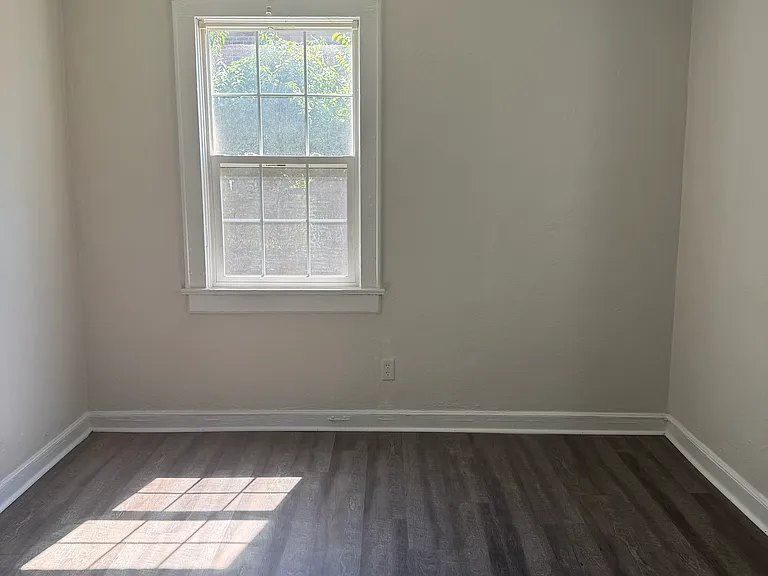 117 Duke Ave — Photo 10