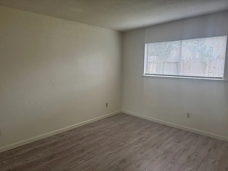 3327 Jayanne Way — Photo 8