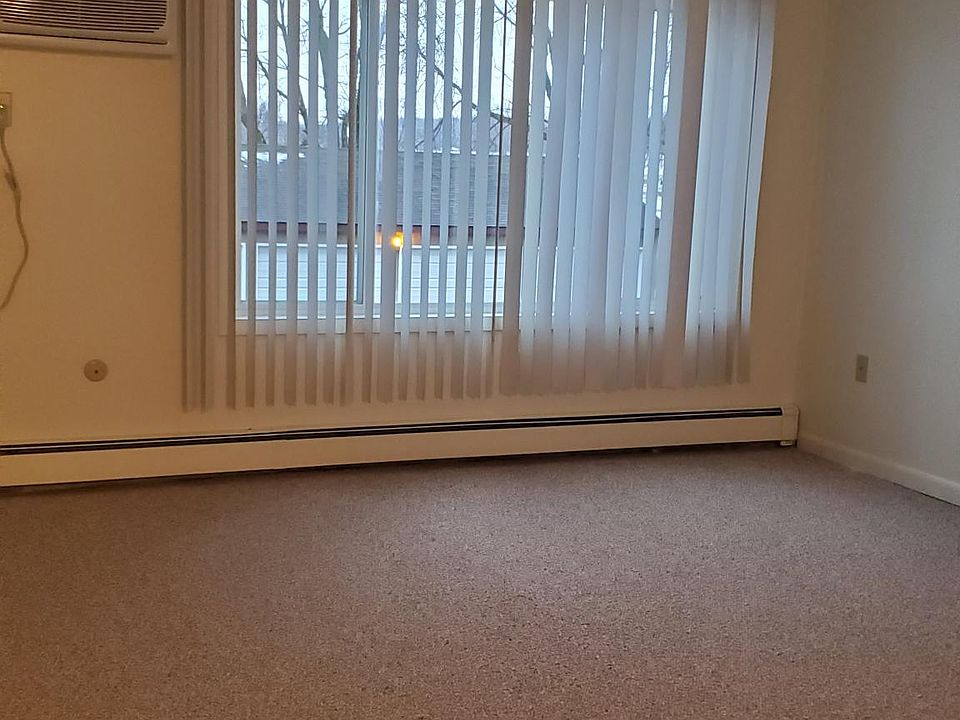 2nd image of 851 Faribault Rd #305