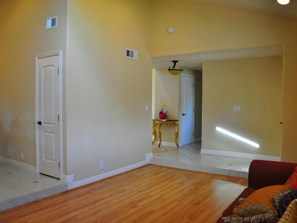 1st image of 907 Burman Dr